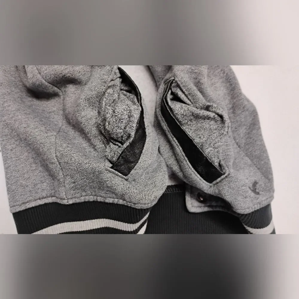 American Eagle Outfitters hem closure flat